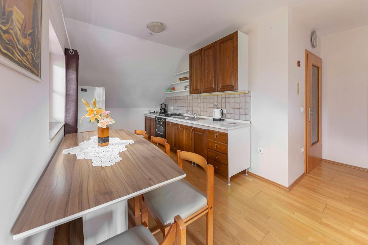 Apartma Metka Medvode Bagian luar foto